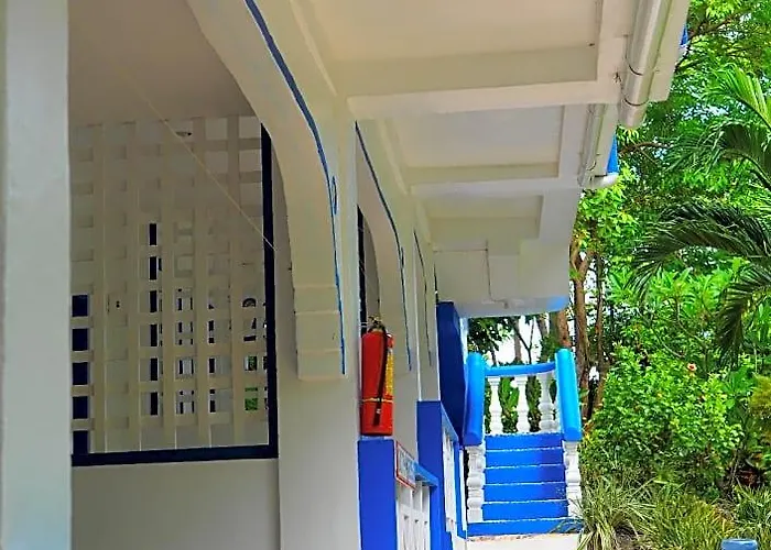 Hotell Zhang And Dive Center Opc